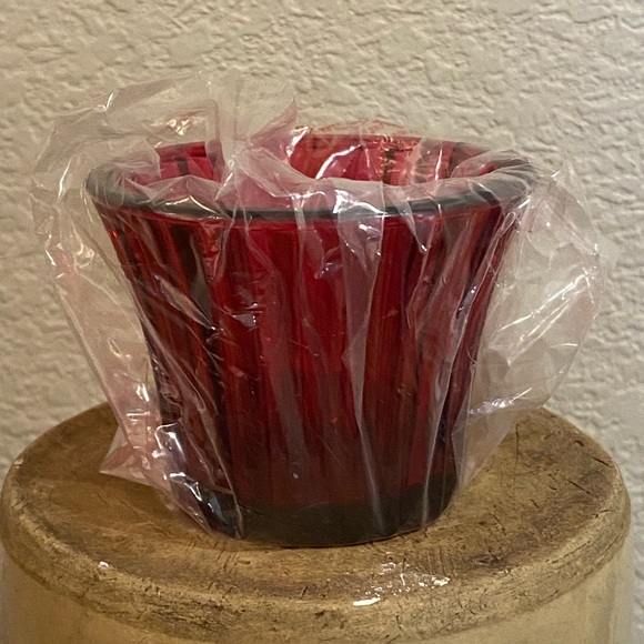 Pair of PartyLite Ruby Anniversary Votive/Tealight Holders - Picture 4 of 8